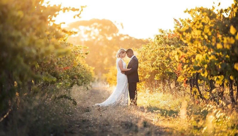 Golden hour wedding photography by Knot Stories